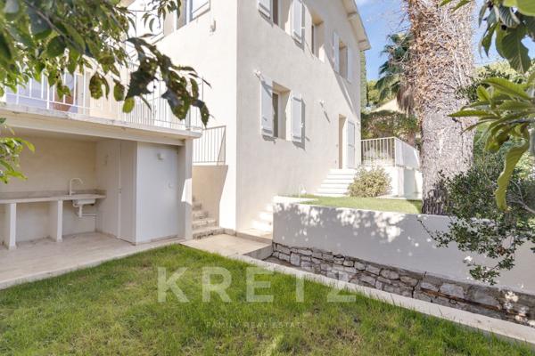 Elegante villa rénovée à pied du village