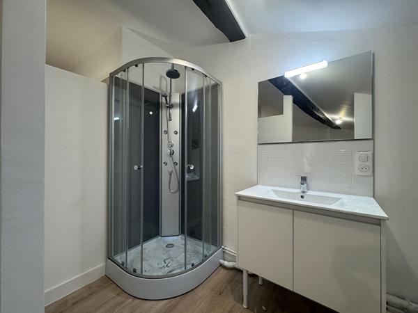 A louer, dans le coeur historique de Périgueux, bel Appartement T2 entièrement restauré