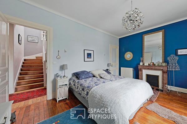 Maison bourgeoise en meulière avec piscine et jardin