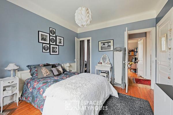 Maison bourgeoise en meulière avec piscine et jardin