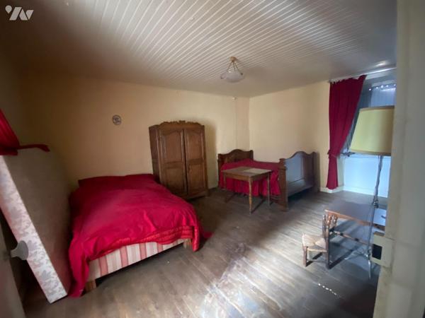 A vendre à Salers (CANTAL), dans un petit village médiéval, classé parmis les plus beaux villag...