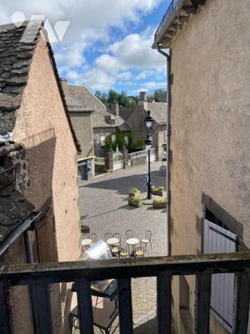 A vendre à Salers (CANTAL), dans un petit village médiéval, classé parmis les plus beaux villag...