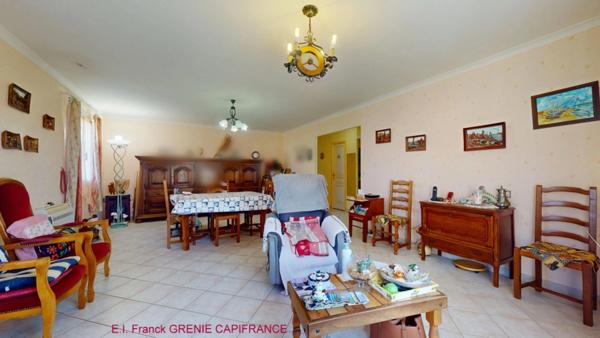 Maison à vendre 4 pièces GAREOULT (83)