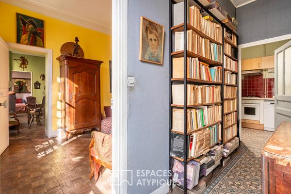 Rez-de-chaussée à réinventer sur jardin au calme d’une impasse