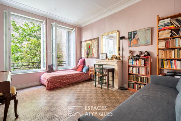 Rez-de-chaussée à réinventer sur jardin au calme d’une impasse