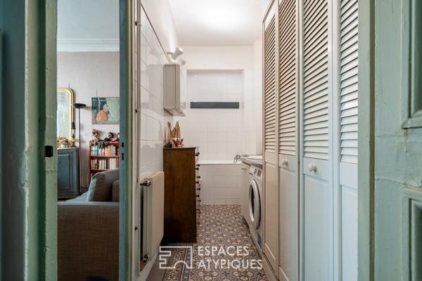 Rez-de-chaussée à réinventer sur jardin au calme d’une impasse