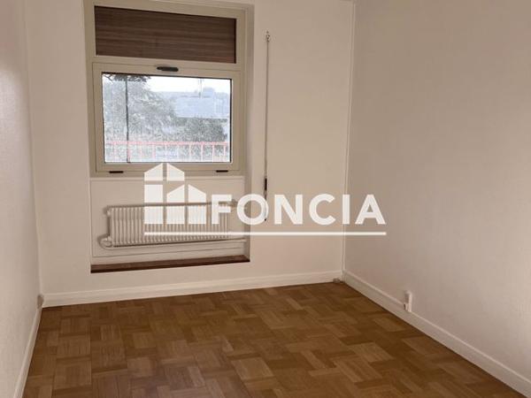 Location Appartement 4 pièces 76.13 m² - 13 RUE DE LA CLOCHE Fontainebleau 77300