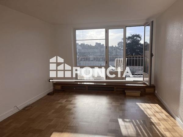 Location Appartement 4 pièces 76.13 m² - 13 RUE DE LA CLOCHE Fontainebleau 77300