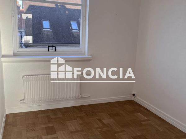 Location Appartement 4 pièces 76.13 m² - 13 RUE DE LA CLOCHE Fontainebleau 77300