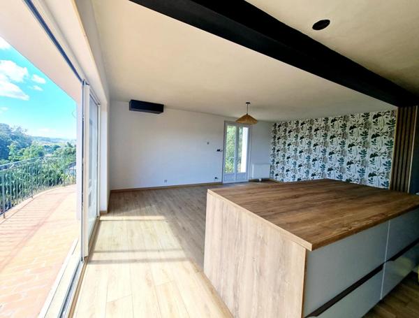 Villa 195 m² - 5 chambres - Terrain 5 267 m²