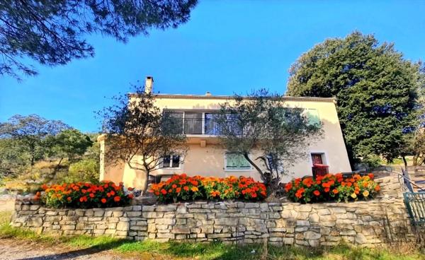 Villa 195 m² - 5 chambres - Terrain 5 267 m²