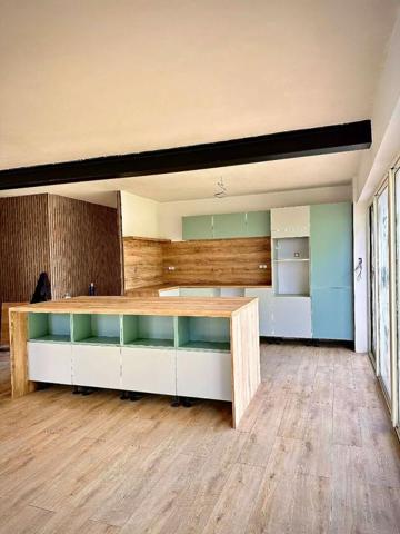 Villa 195 m² - 5 chambres - Terrain 5 267 m²