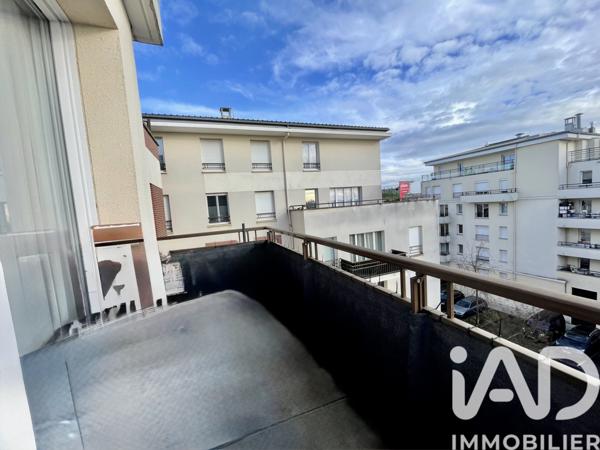 Location appartement 3 pièces 62 m² Corbeil-Essonnes