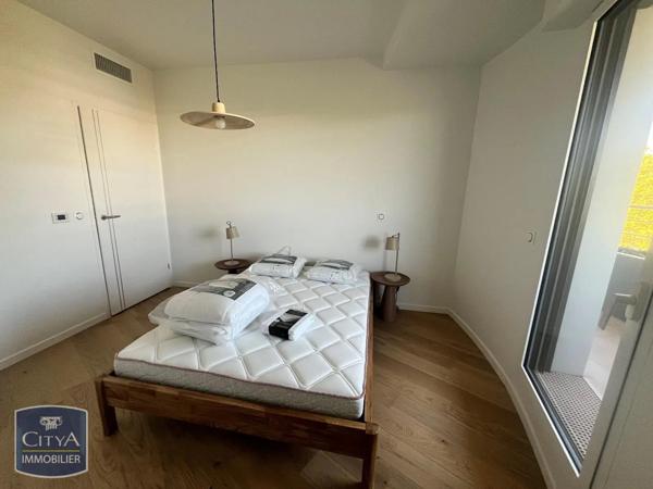 Appartement à louer 3 pièces 83.68m² Angers (49100)