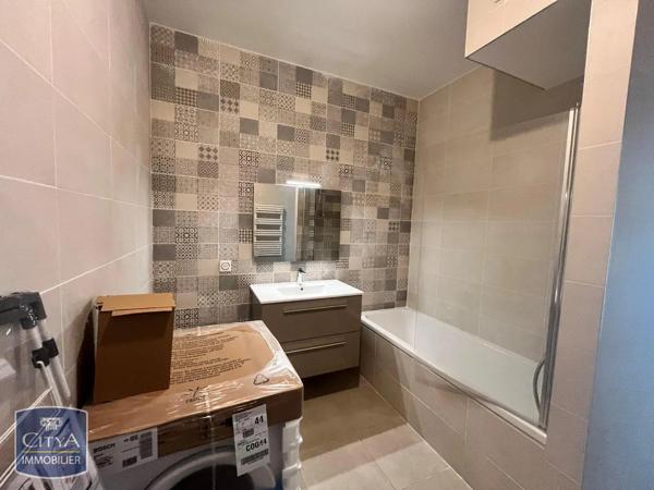 Appartement à louer 3 pièces 83.68m² Angers (49100)