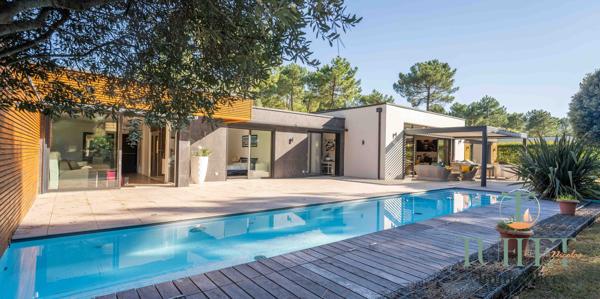 VILLA CONTEMPORAINE SUR LE GOLF DE LA PALMYRE