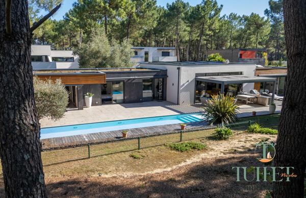 VILLA CONTEMPORAINE SUR LE GOLF DE LA PALMYRE
