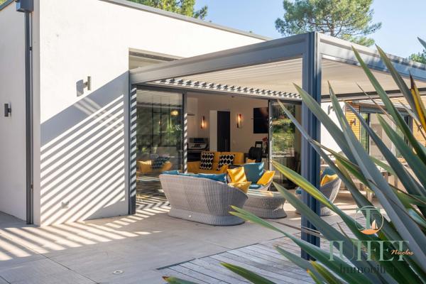 VILLA CONTEMPORAINE SUR LE GOLF DE LA PALMYRE