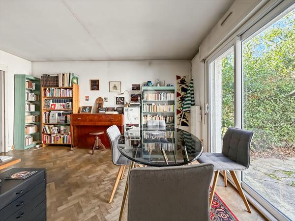 Maison familiale avec double salon, 4 chambres, patio, jardin