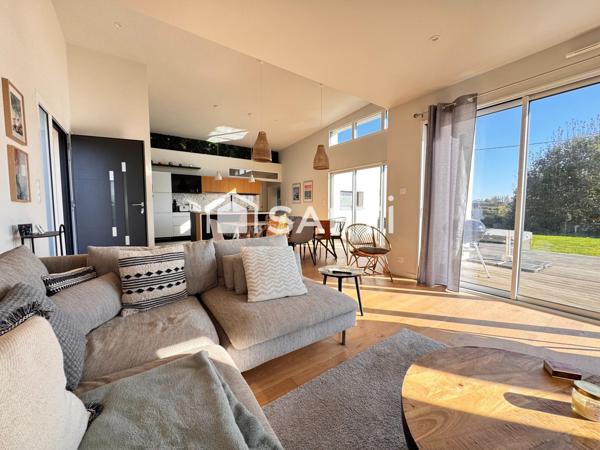 Maison plain-pied, 4 chambres et un garage, grand terrain