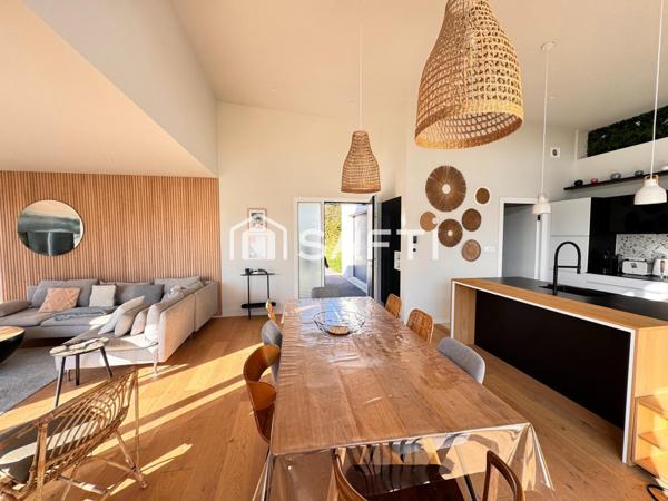 Maison plain-pied, 4 chambres et un garage, grand terrain