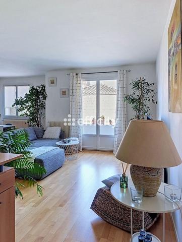 Appartement
         3 pièces
        - 70 m² Exclusivité 175 000 € *