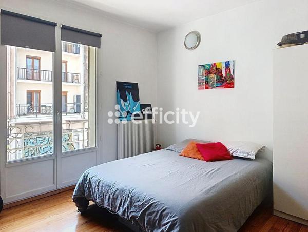 Appartement
         3 pièces
        - 70 m² Exclusivité 175 000 € *