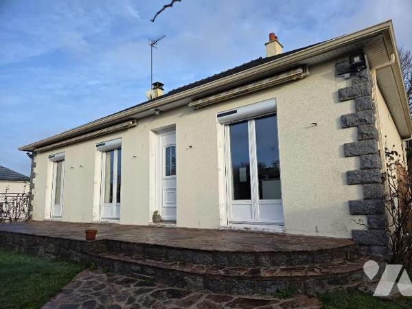 SAINT BAUDELLE- Pavillon sur sous-sol de deux chambres avec accès au rez de chaussée sur deux m...