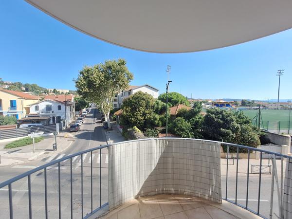 Appartement Hyères T2- 39.45m² - Balcon - Stationnement