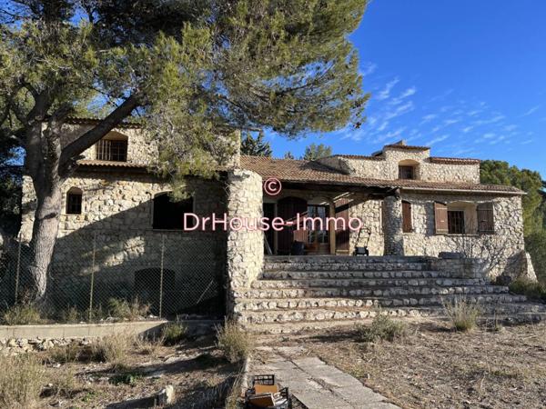 Maison à vendre 10 pièces de 250 m²