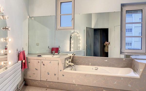 Appartement à louer    1 pièce •  Tours