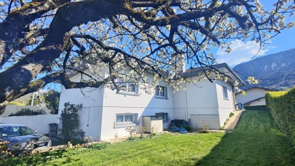 SCIONZIER – Maison de plain-pied de 135 m² avec jardin et terrain de 1228 m²