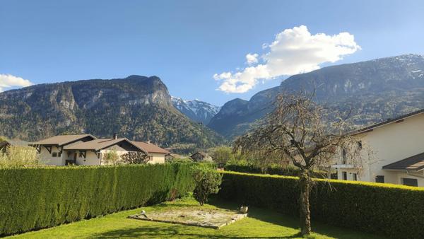 SCIONZIER – Maison de plain-pied de 135 m² avec jardin et terrain de 1228 m²