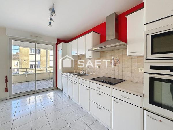 HYPER CENTRE, APPARTEMENT 2 CHAMBRES