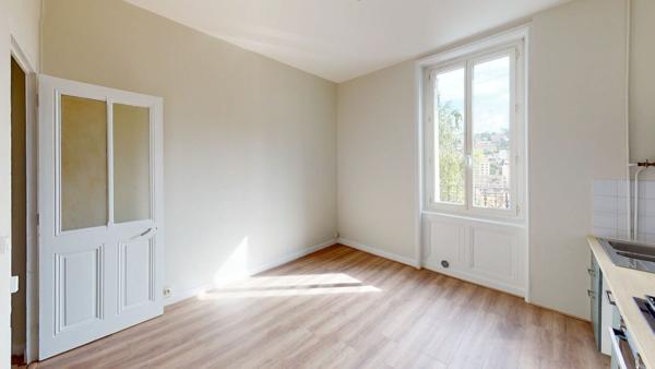 Appartement à louer    1 pièce • 41,80 m2 Saint-Étienne