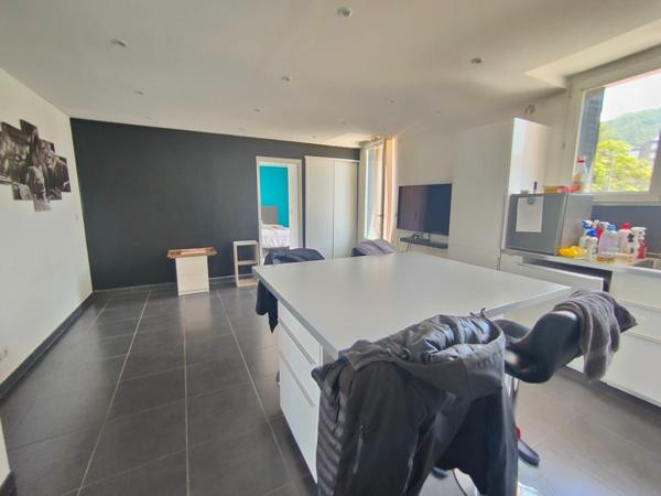 Appartement à louer    4 pièces • 66 m2 Saint-Martin-d'Hères