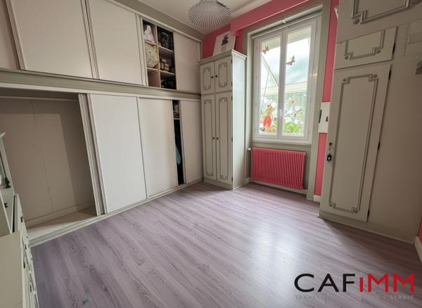 VILLEURBANNE-T3-71m²-Garage