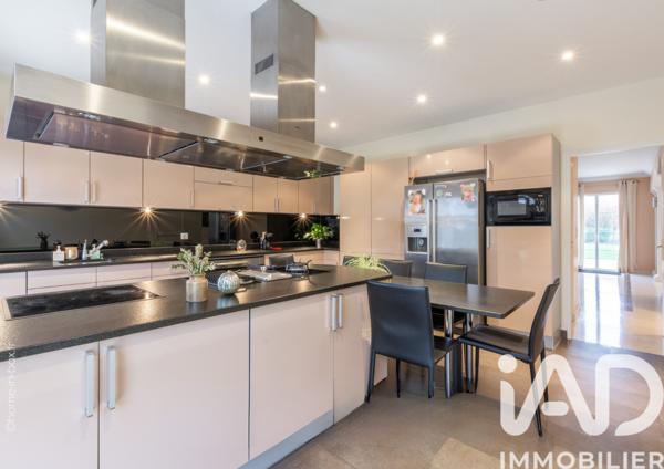 Maison à vendre 15 pièces 1 m² Villeneuve-le-Comte