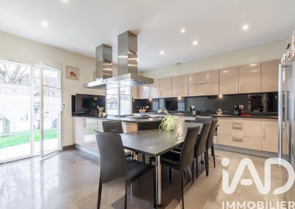 Maison à vendre 15 pièces 1 m² Villeneuve-le-Comte