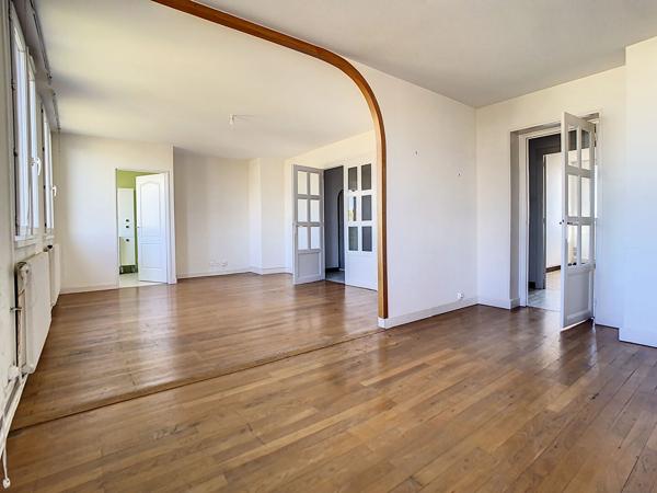 LYON 6e/ Appartement 4 pièces 104 m2 avec balcon + garage