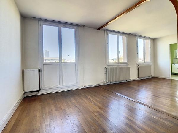 LYON 6e/ Appartement 4 pièces 104 m2 avec balcon + garage