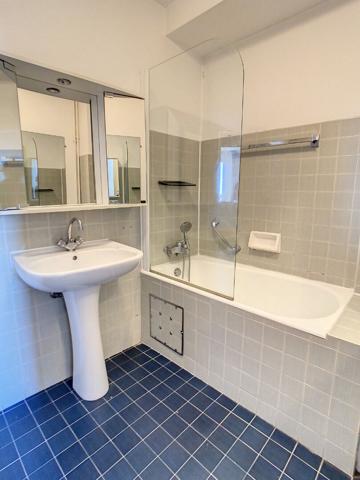 LYON 6e/ Appartement 4 pièces 104 m2 avec balcon + garage