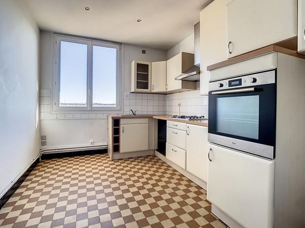 LYON 6e/ Appartement 4 pièces 104 m2 avec balcon + garage