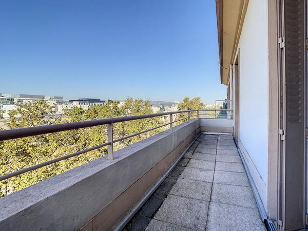 LYON 6e/ Appartement 4 pièces 104 m2 avec balcon + garage