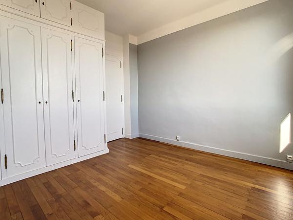 LYON 6e/ Appartement 4 pièces 104 m2 avec balcon + garage