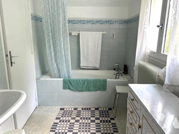 Maison à Vendre à Montmorency (95160) en Val-d'Oise (95), 88 m2, 4 pièces, 2 chambres