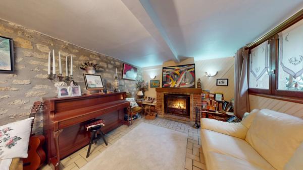 Appartement atypique type Maison de ville, rare et pleine de charme.