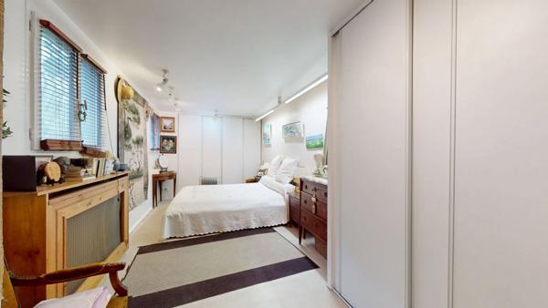 Appartement atypique type Maison de ville, rare et pleine de charme.