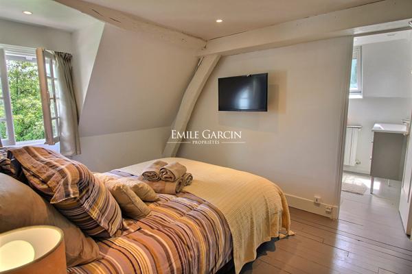 Située à Saint Gatien des Bois, maison à vendre avec piscine