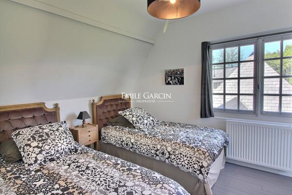 Située à Saint Gatien des Bois, maison à vendre avec piscine